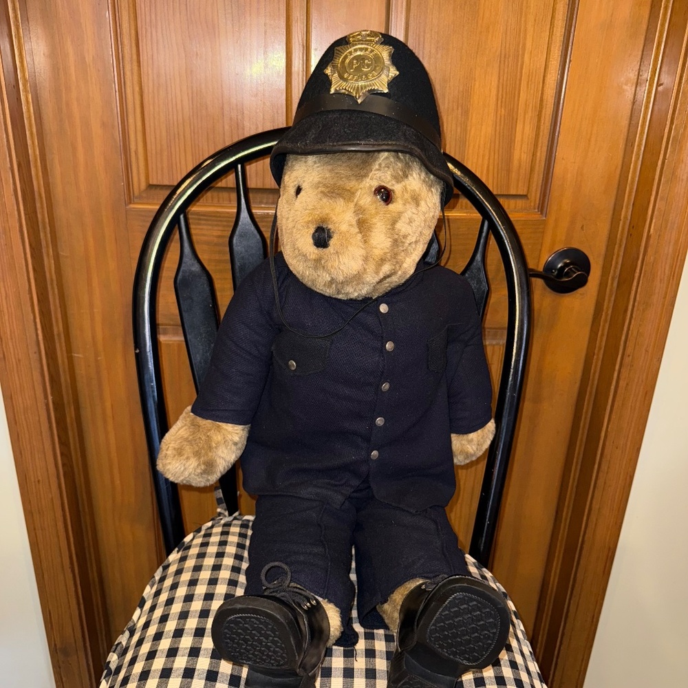 GUC - 30” Alresford vintage Bobby teddy bear from England